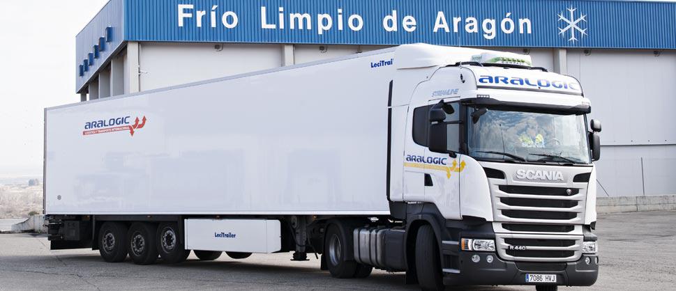 Tenemos una moderna flota de camiones equipados según las necesidades del producto.